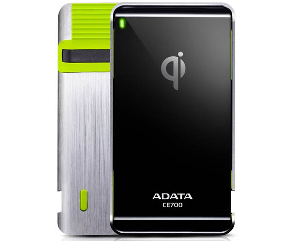 Adata Elite CE700, la stazione di ricarica wireless per smartphone