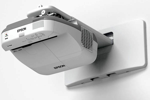 Epson EB-595Wi, il proiettore interattivo con supporto Finger Touch