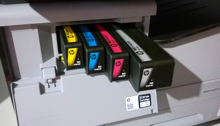 HP Officejet Enterprise Color MFP X585dn, la getto d’inchiostro professionale