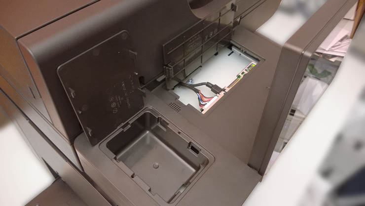 HP Officejet Enterprise Color MFP X585dn, la getto d’inchiostro professionale