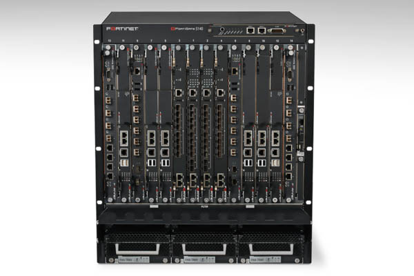 Fortinet serie FortiGate 5000, firewall e controller per data center