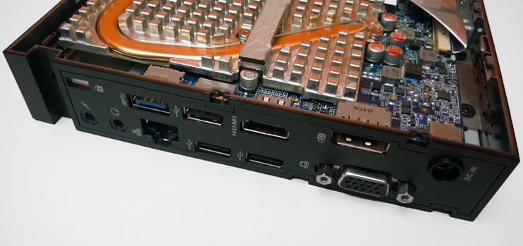 Shuttle XS36V4, il miniPC fanless "mille usi"