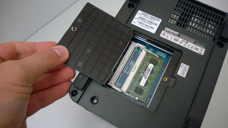 QNAP TS-453 mini, storage compatto per l’ufficio moderno