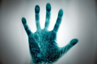 Internet of Us, impianti medici e chip intelligenti