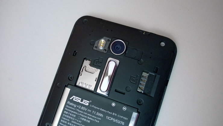 Asus ZenFone 2 Laser, messa a fuoco veloce e fotografie di qualità