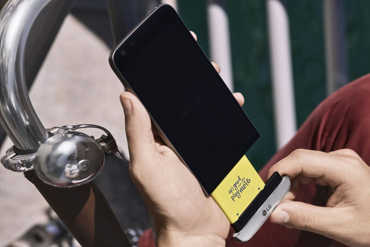LG G5, lo smartphone con carica rapida e batteria estraibile