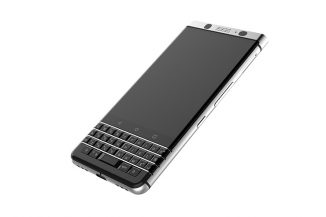 TCL Communication annuncia il nuovo BlackBerry con tastiera integrata