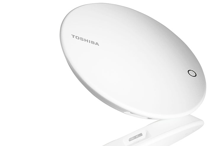 Toshiba Canvio for Smartphone, ricarica e backup "in un sol colpo"