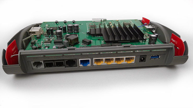 AVM FRITZ!Box 7590, l’evoluzione del router xDSL