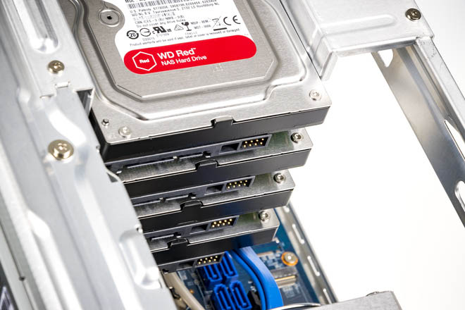 SZ270R8, miniPC con supporto GPU dual-slot e Intel Optane