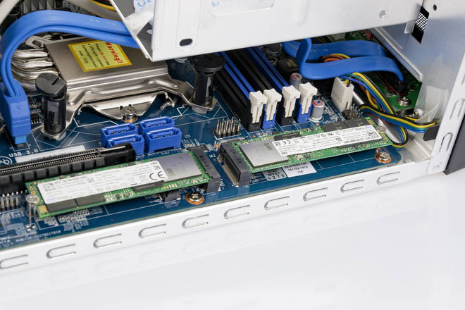 SZ270R8, miniPC con supporto GPU dual-slot e Intel Optane