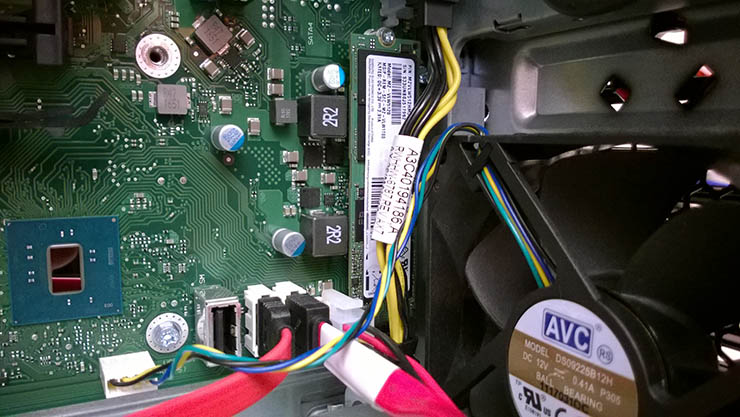 Fujitsu Celsius W570 Power, workstation compatta per progettisti