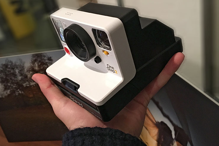 Polaroid OneStep 2, il retaggio della fotografia anni ‘70