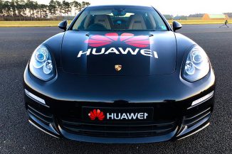Huawei RoadReader, con Mate 10 Pro la Panamera si guida da sé
