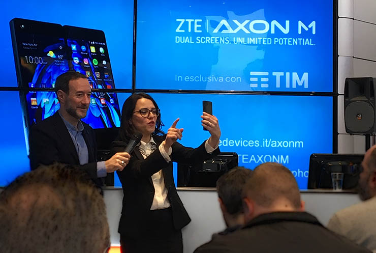ZTE Axon M, due schermi e quattro modalità di utilizzo