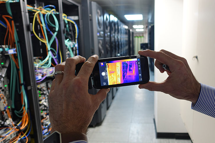 I vantaggi di FLIR ONE Pro per Aston Martin Red Bull Racing