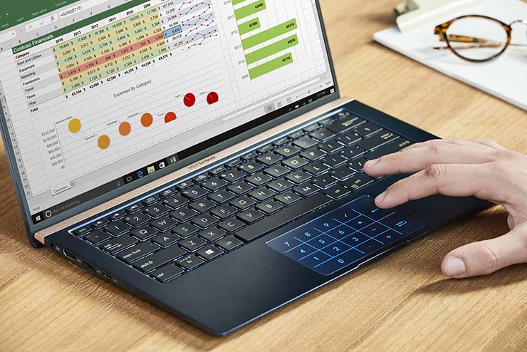 Asus, in Italia i notebook ZenBook 13 e ZenBook 14