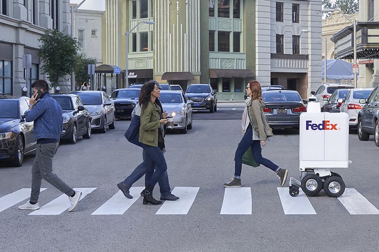 FedEx, presentato il SameDay Bot: ecco i robot-corrieri FedEx, presentato il SameDay Bot: ecco i robot-corrieri