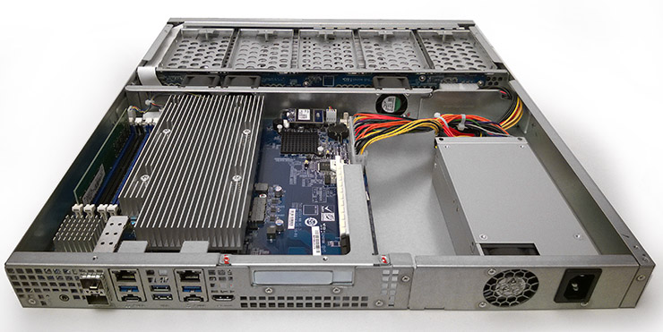 QNAP TVS-972XU, nove drive bay per il tiering avanzato