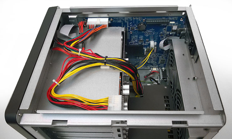 Synology DS2419+, NAS desktop ad elevata capacità