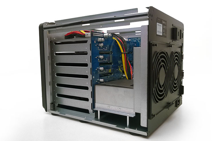 Synology DS2419+, NAS desktop ad elevata capacità