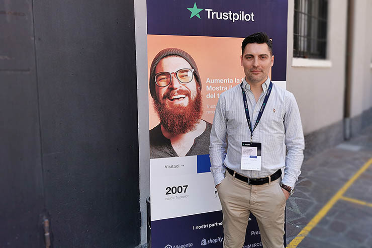 Trustpilot invita le aziende a interagire con gli utenti