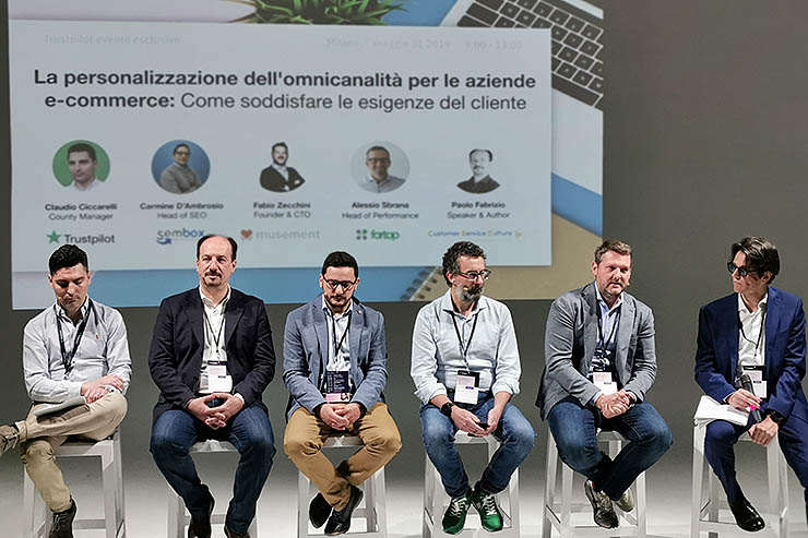 Trustpilot invita le aziende a interagire con gli utenti