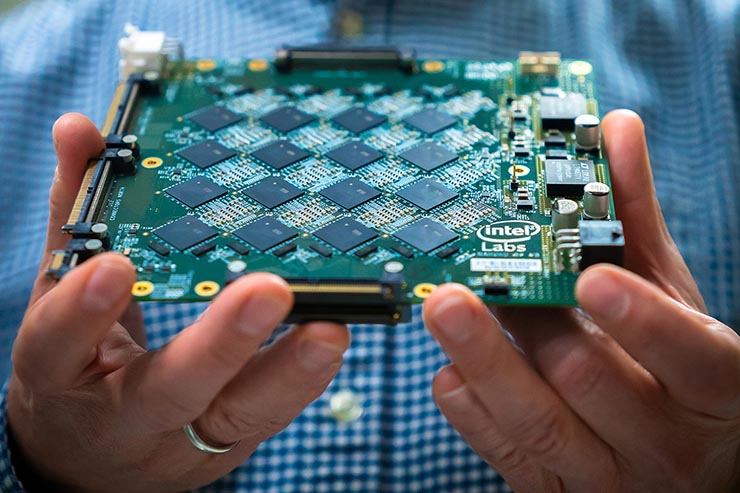 Intel e lo sviluppo del sistema neuromorfico Pohoiki Beach