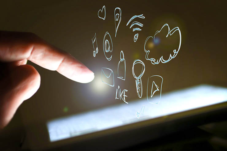 spiega i vantaggi e i benefici del Wi-Fi 6 e del 5G per le imprese ICT e le aziende del settore informatico. spiega i vantaggi e i benefici del Wi-Fi 6 e del 5G per le imprese ICT e le aziende del settore informatico.