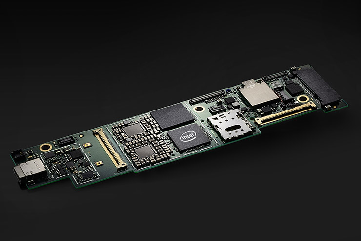 Microsoft Surface Neo, debuttano i device con Intel Lakefield