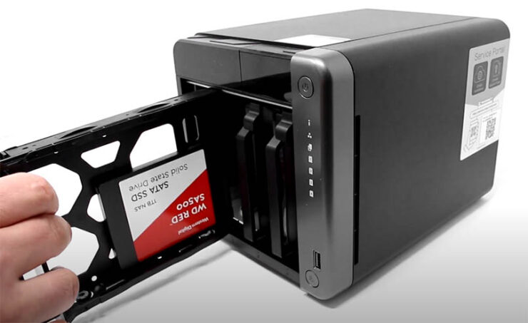 NAS con LAN 2,5 GbE e PCIe