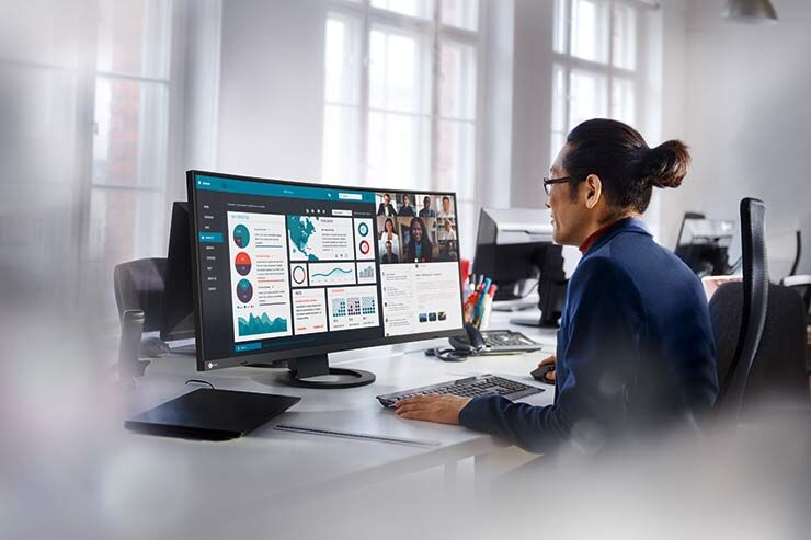Attiva distribuisce EIZO