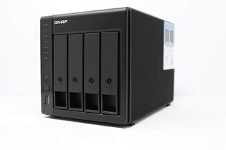NAS 4 bay professionale