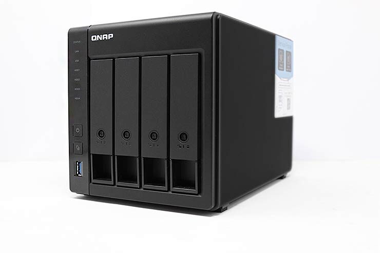 NAS 4 bay professionale