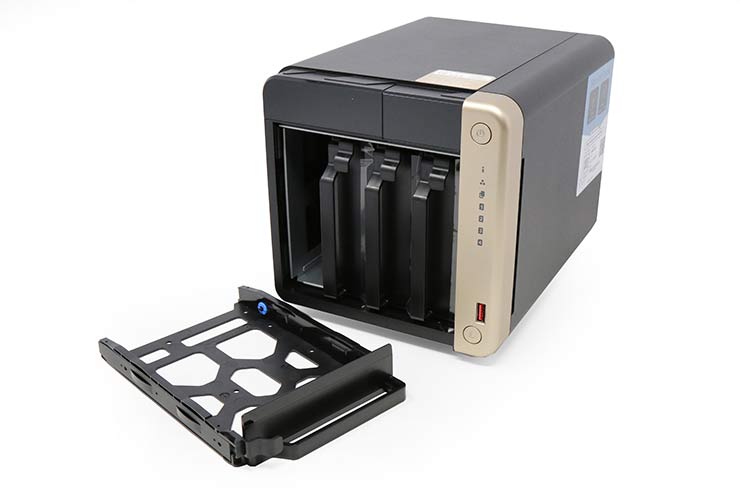 NAS QNAP